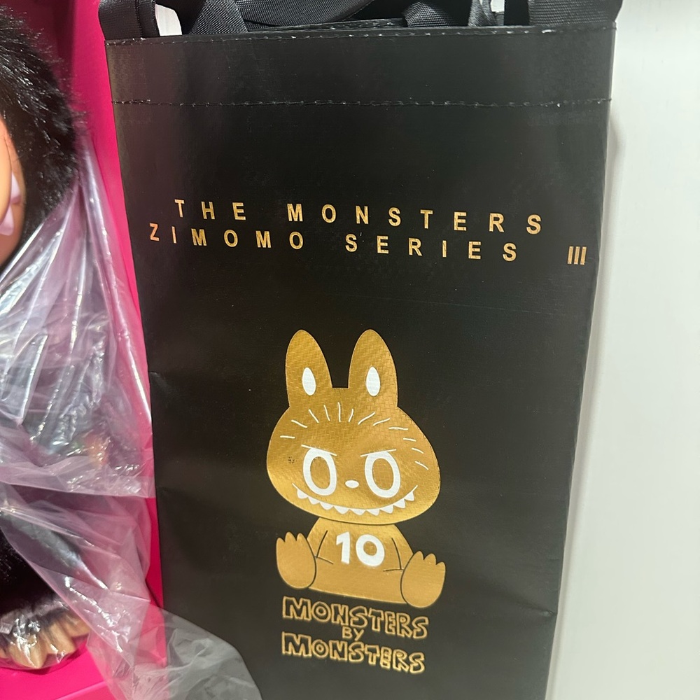 The Monsters 10th Anniversary Series Zimomo Vinyl Plush Doll.New in box. - Picture 12 of 16